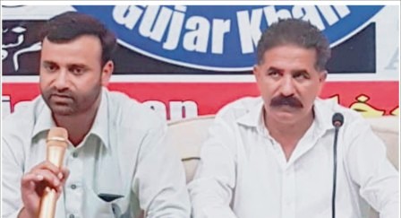 Daultala police accused of registering fake case