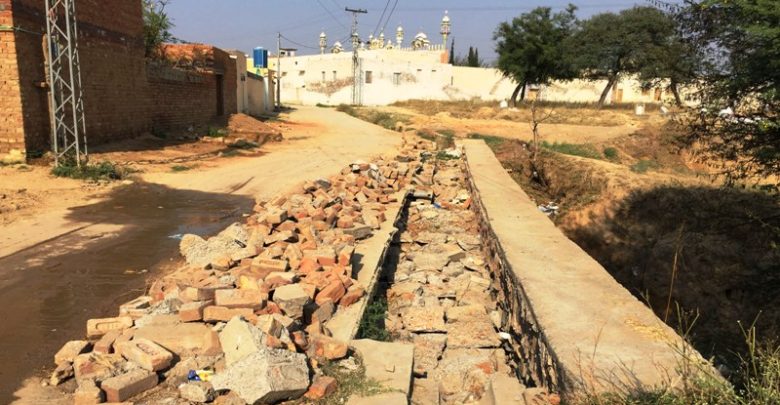 Gujar Khan; Public safety wall near collapses on Narali to Faryal link road Gujar Khan; Public safety wall near collapses on Narali to Faryal link road
