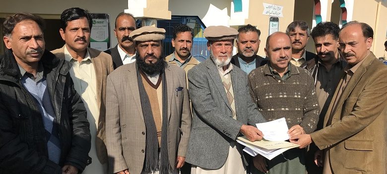 Kallar Syedan; Villagers from Nala Musalmana make large donation for dam fund