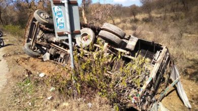Sir sooba shah; Truck loaded with bricks overturns and falls in steep ditch near namb Mirgala