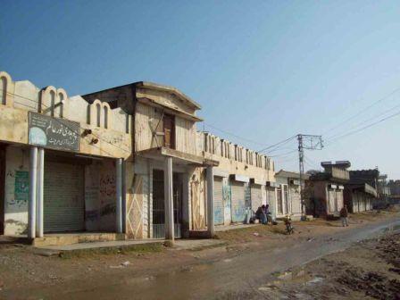 Bewal; Traders remove encroachment from their premises at Bewal bazaar