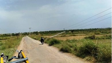 Gujar Khan; Public safety concern as falling electricity poll still not fixed by sub division Sukho
