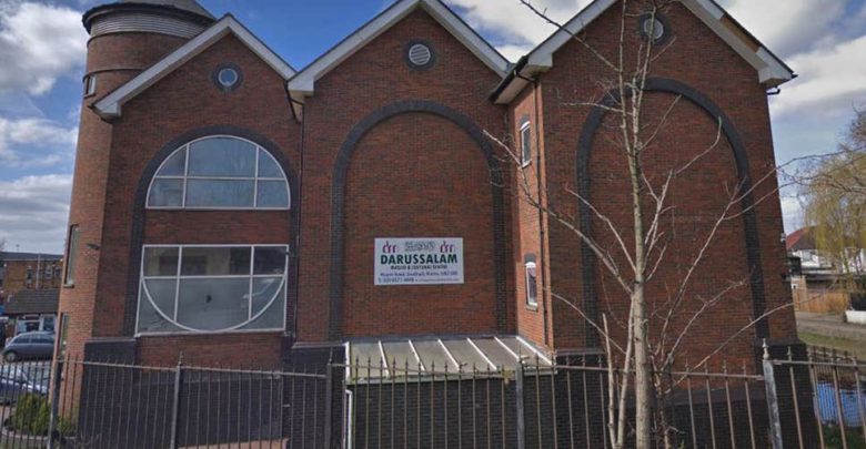 London; ‘Hammer attack’ man detained by worshippers at Southall masjid