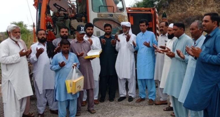 Thathi; Inauguration ceremony held of Palina to Kingar road with chairman uc Thathi, Ch Musadaq Hussain