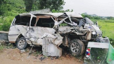 Kahuta; Truck smashes in to Toyota hi ace near Abbassia rest, Eight injured