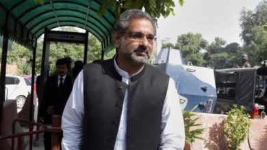 Kahuta; Large number of PML-N supporters come out to support ex PM Shahid Khaqan Abbassi on his appearance at court