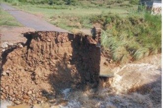 Chakswari; Bridge over Delar Sahab nalah collapses due to heavy rainfall Chakswari; Bridge over Delar Sahab nalah collapses due to heavy rainfall