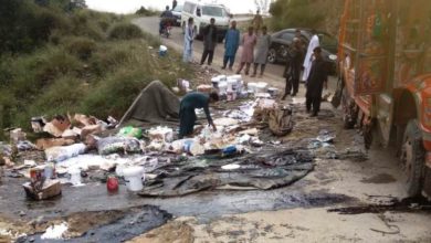 Kallar Syedan; Overloaded truck overtuns near Shah Khaqi check post, No injuries reported