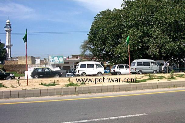 Gujar Khan; Two men were seriously injured in a shooting at a hotel in Mandra Banth stop