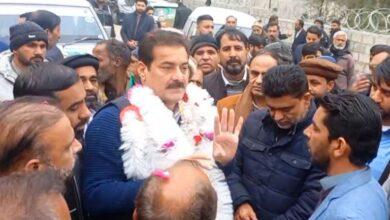 Kallar Syedan: Supporters of PTI Tehsil Muree, Kotli Sattian, Kahuta and Kallar Syedan hold protest in Kallar Syedan over out of control inflation