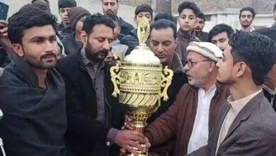 Kahuta: Thousands of fans participated in Tehsil Kahuta Babu Wazir late memorial challenge shooting volleyball show match