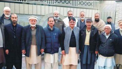 Kahuta: On the invitation of former member MC Kahuta Haji Arshad Mehmood, Raja Waheed Ahmed Khan visited his home