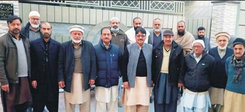 Kahuta: On the invitation of former member MC Kahuta Haji Arshad Mehmood, Raja Waheed Ahmed Khan visited his home