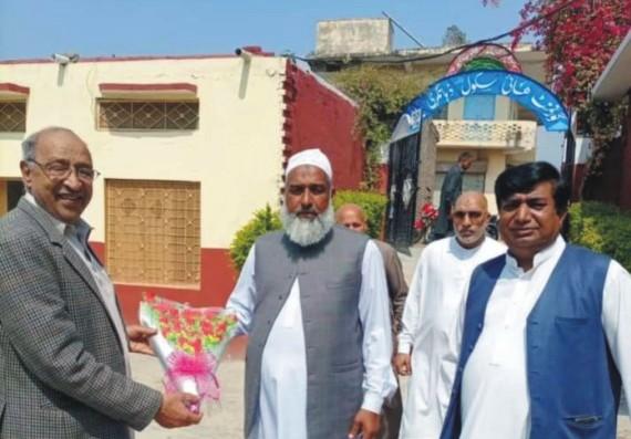 Chakswari, AJK; Senior education officials visit High school in Dhangri Bhala and Faiz Pur Shareef