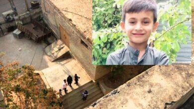 Gujar Khan: An eight-year-old child fell to his death from the roof of a municipality office while trying to fly kites