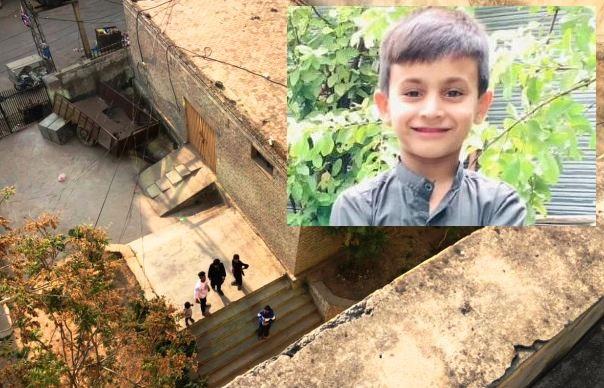 Gujar Khan: An eight-year-old child fell to his death from the roof of a municipality office while trying to fly kites Gujar Khan: An eight-year-old child fell to his death from the roof of a municipality office while trying to fly kites