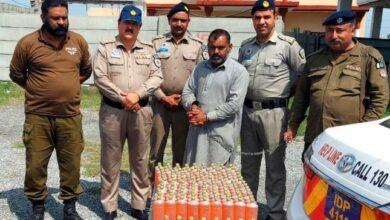 Mandra, Gujar Khan; 140 bottles of liquor were recovered from the vehicle at Gulpaira, the accused was arrested red-handed
