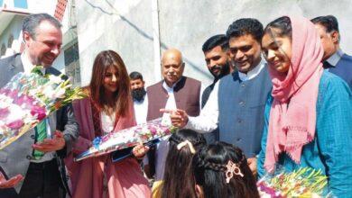 Kallar Syedan: British High Commissioner Andrew Dalglish addressed a gathering of British citizens of Pakistani in Kambeeli Sadiq