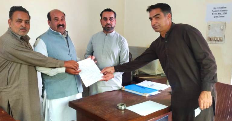 Kallar Syedan: Nomination papers of 29 and 31 candidates were received in the provincial constituency PP 7 and 8 respectively. Kallar Syedan: Nomination papers of 29 and 31 candidates were received in the provincial constituency PP 7 and 8 respectively.