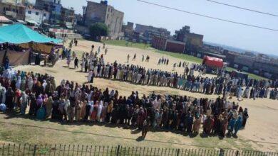 Kallar Syedan; Thousands line up for free flour and are sent home empty handed
