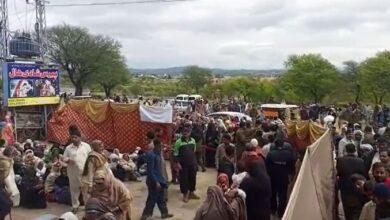 Kallar Syedan: Supply of free flour shifted to marriage hall, thousands of women and men were able to get free flour