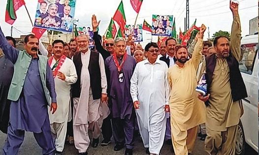 Kahuta: On the occasion of Labor Day, a rally consisting of hundreds of people left for Rawalpindi from Kahuta