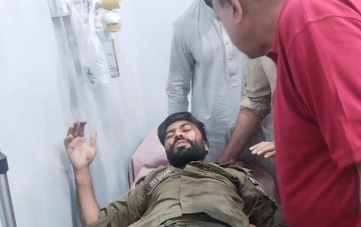 Gujar Khan: “Police Ambushed in Dulmi by Robbers on Motorcycles, Officer Injured”