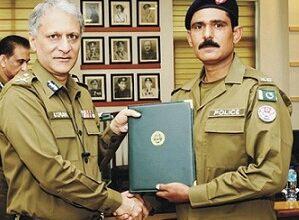 Kahuta: Ghulam Shabbir, a brave and fearless employee of Punjab Police, a resident of Kahuta, was awarded a certificate of appreciation for his bravery.