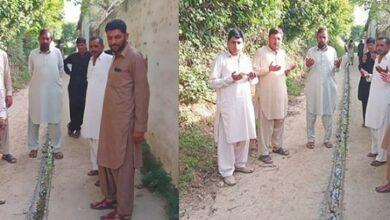 Kahuta: Under the supervision of Councillor Irfan Sarwar (Chairman Sarwar Group), the work of laying Sui gas pipeline is going on rapidly.