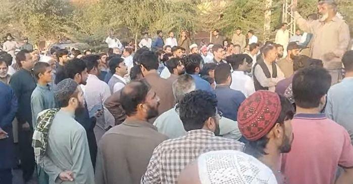 Gujar Khan: Police file cases against 29 nominated and a case filed against more than sixty people for protesting against police in Bewal bazaar Gujar Khan: Police file cases against 29 nominated and a case filed against more than sixty people for protesting against police in Bewal bazaar