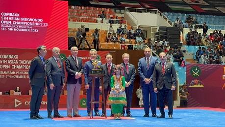 Kahuta: Ambassadors of Kazakhstan and Korea and former World Squash Champion Jahangir Khan met with Colonel Waseem Janjua.