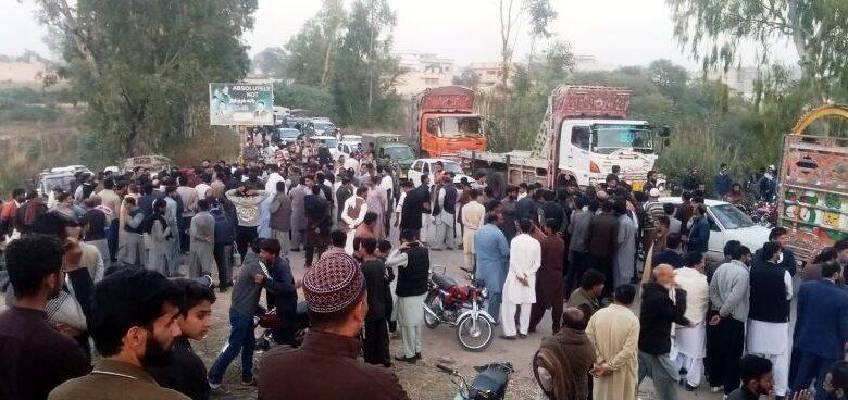 Kahuta: More than 10 children seriously injured in a collision between a bus and a school Suzuki van at Aari Syedan
