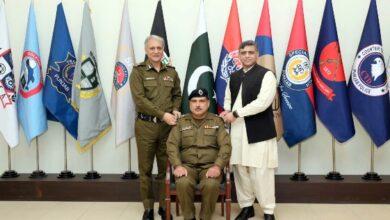 Kallar Syedan: Malik Azhar Mehmood Awan, police officer of Chakrali Badhal, has been promoted to as DSP