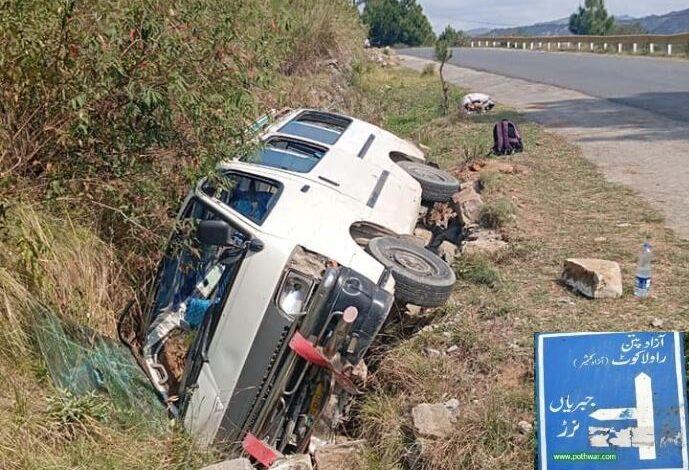 Kahuta: Two injured as passenger van overturns in Kahuta