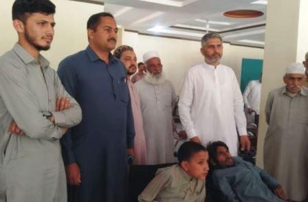 Kahuta: Distribution of wheelchairs to the disabled by the founder of Niaz support