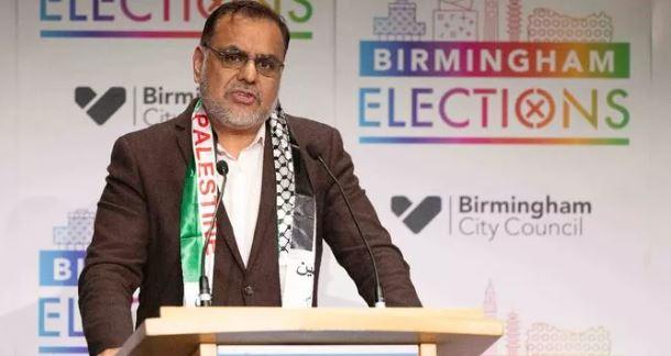 London: Newly Independent candidate MP Ayub Khan of Birmingham takes oath at house of commons