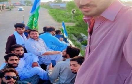 Rawat: Enthusiastic Caravan Departs from Kallar Syedan for Jamaat-e-Islami Sit-In in Islamabad