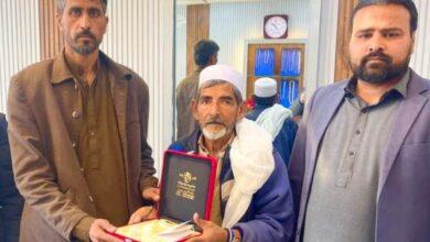 Kallar Syedan: M Hanif, set a remarkable example of honesty by returning a gold necklace set worth millions to its rightful owner