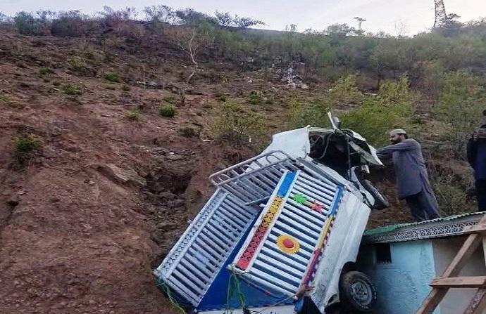 Kahuta: Traffic Accident Near Azad Pattan: Driver and Three Others Severely Injured