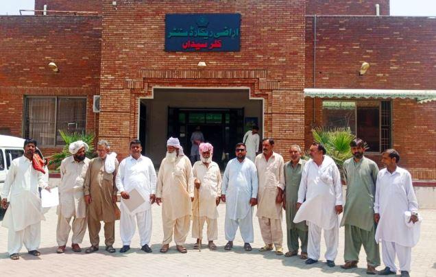 Kallar Syedan: Protest Over Poor Road Construction and Illegal Encroachments in Sir Sooba Shah Kallar Syedan: Protest Over Poor Road Construction and Illegal Encroachments in Sir Sooba Shah