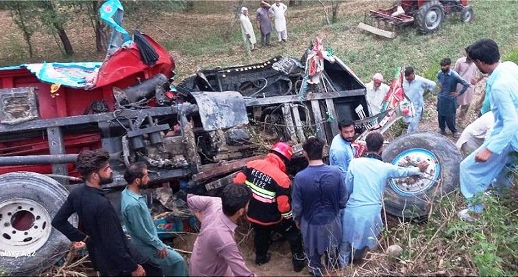 Kahuta: Dumper Falls into Ravine Due to Brake Failure, Driver Muhammad Pervaiz Dies