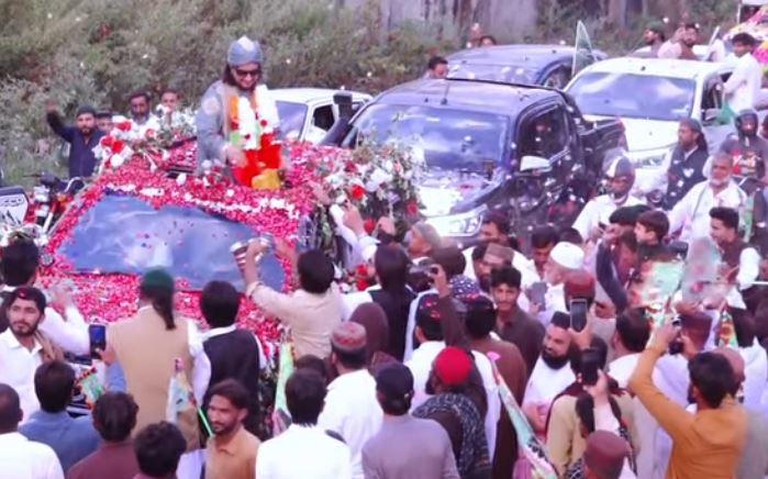 Kallar Syedan: Grand Milad Rally from Kallar Syedan to Balawra Welcomed with Great Enthusiasm