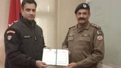 Rawat: CPO Rawalpindi Awards Appreciation Certificate to Kallar Syedan SHO