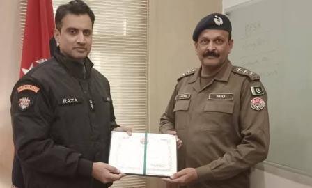 Rawat: CPO Rawalpindi Awards Appreciation Certificate to Kallar Syedan SHO