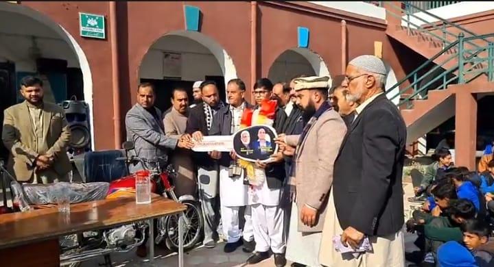 Gujar Khan: Prize Distribution Ceremony Held at Govt Boys Higher Secondary School Bewal, Matric Topper Awarded