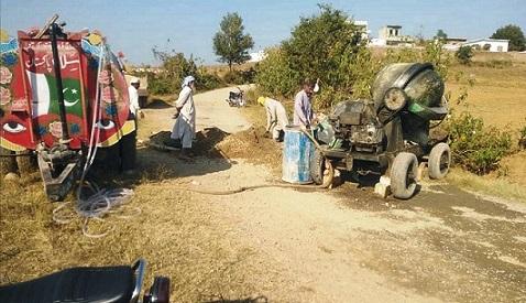 Kahuta: Residents of Dolyian Awan Rebuild Road Themselves After Being Ignored by Elected Representatives Kahuta: Residents of Dolyian Awan Rebuild Road Themselves After Being Ignored by Elected Representatives