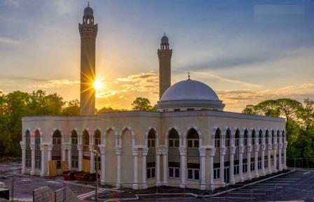 London: Masjid-e-Vali Opens Its Doors to Worshippers in Blackburn