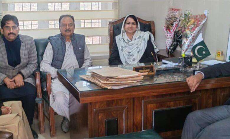 پی ٹی آئی کے رہنما کرنل محمد شبیر اعوان کا دورہ تحصیل کمپلیکس