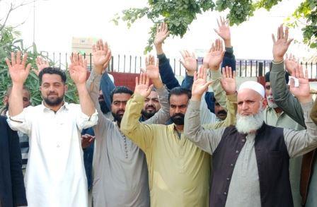 Gujar Khan Fruit Market Traders Protest Over Absence of Official Rate List and Heavy Fines