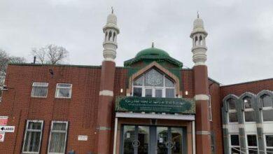 London: Man Arrested After Entering Manchester Masjid with Weapons